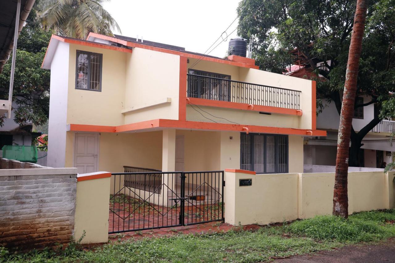 Toms Villa Along National Highway Thrissur At Nadathara المظهر الخارجي الصورة